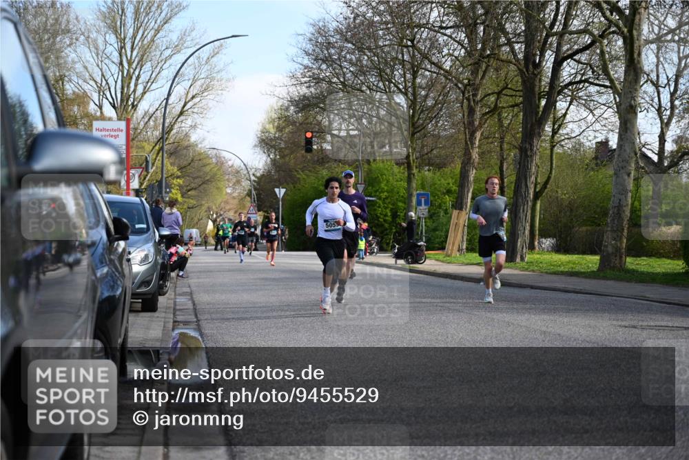 12.04.2026 - 45. Internationalen Wilhelmsburger Insellauf J. Mangold http://msf.ph/oto/9455529 12.04.2026 10:27:07 Ziel 5503, 5055, 5301, 2994, 5685, 4528, 3815, 5440, 5279, 2659, 5645, 5279, 2659, 5645, 5585, 2181, 4580, 2213 meine-sportfotos.de