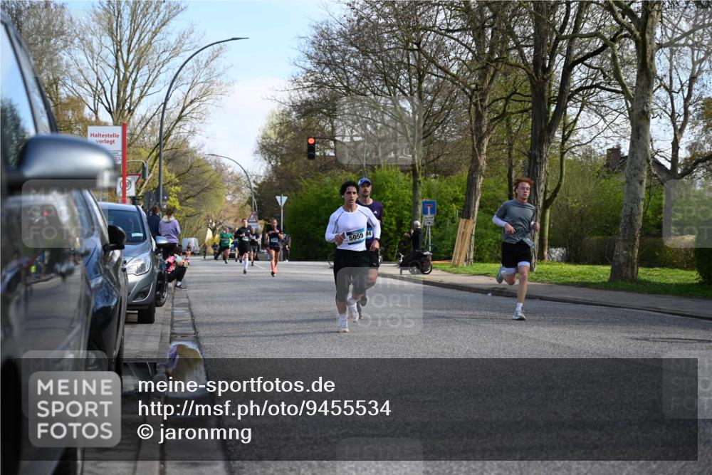 12.04.2026 - 45. Internationalen Wilhelmsburger Insellauf J. Mangold http://msf.ph/oto/9455534 12.04.2026 10:27:07 Ziel 5503, 5055, 5301, 2994, 5685, 4528, 3815, 5440, 5279, 2659, 5645, 5279, 2659, 5645, 5585, 2181, 4580, 2213 meine-sportfotos.de