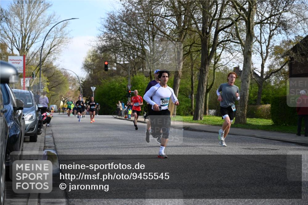 12.04.2026 - 45. Internationalen Wilhelmsburger Insellauf J. Mangold http://msf.ph/oto/9455545 12.04.2026 10:27:08 Ziel 5503, 5055, 5301, 2994, 5685, 4528, 3815, 5440, 5279, 2659, 5645, 5585, 2181, 4580, 2213 meine-sportfotos.de