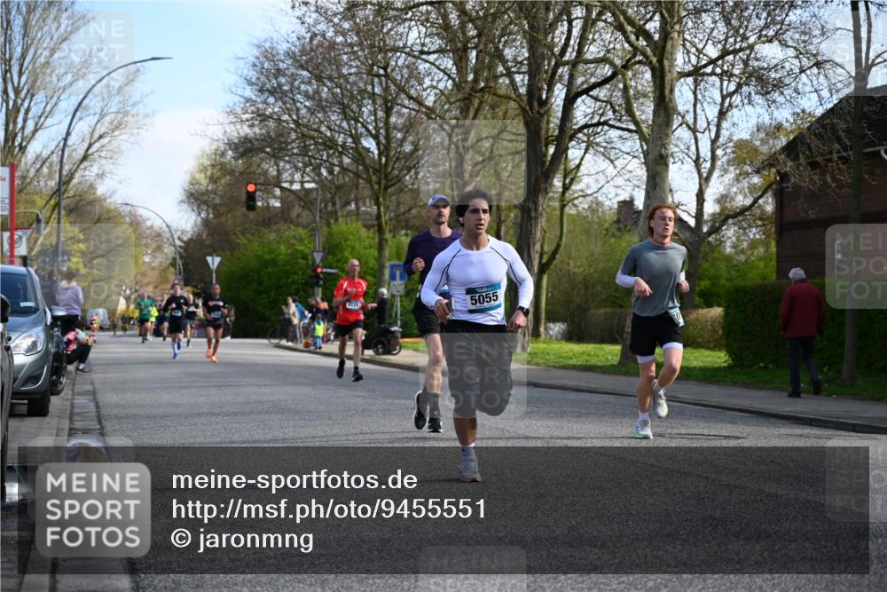 12.04.2026 - 45. Internationalen Wilhelmsburger Insellauf J. Mangold http://msf.ph/oto/9455551 12.04.2026 10:27:08 Ziel 5503, 5055, 5301, 2994, 5685, 4528, 3815, 5440, 5279, 2659, 5645, 5585, 2181, 4580, 2213 meine-sportfotos.de