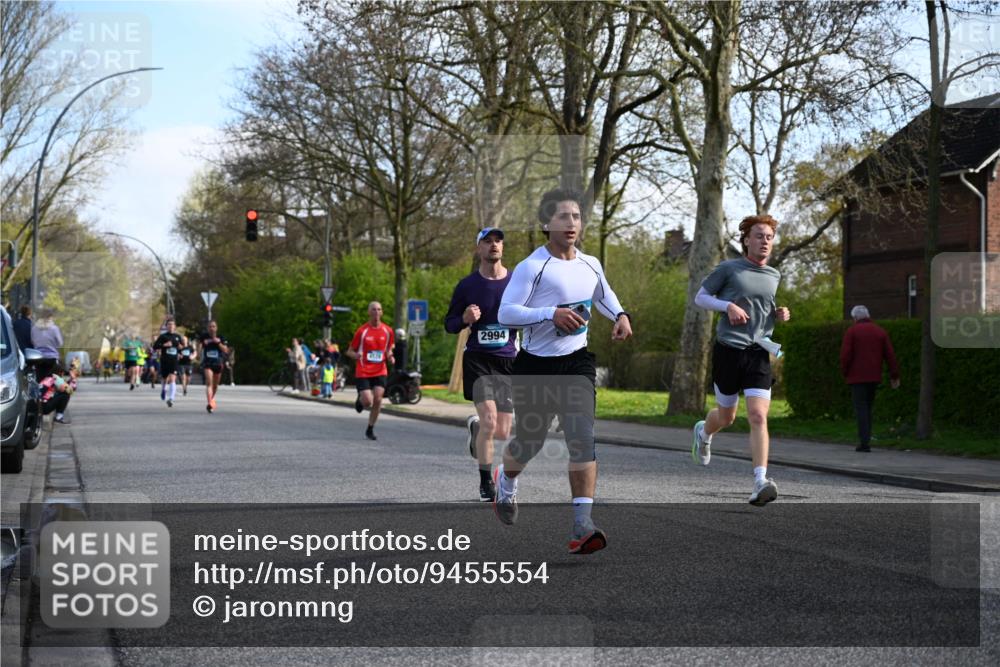 12.04.2026 - 45. Internationalen Wilhelmsburger Insellauf J. Mangold http://msf.ph/oto/9455554 12.04.2026 10:27:09 Ziel 5503, 5055, 5301, 2994, 5685, 4528, 3815, 5440, 5279, 2659, 5645, 5585, 2181, 4580, 2213 meine-sportfotos.de