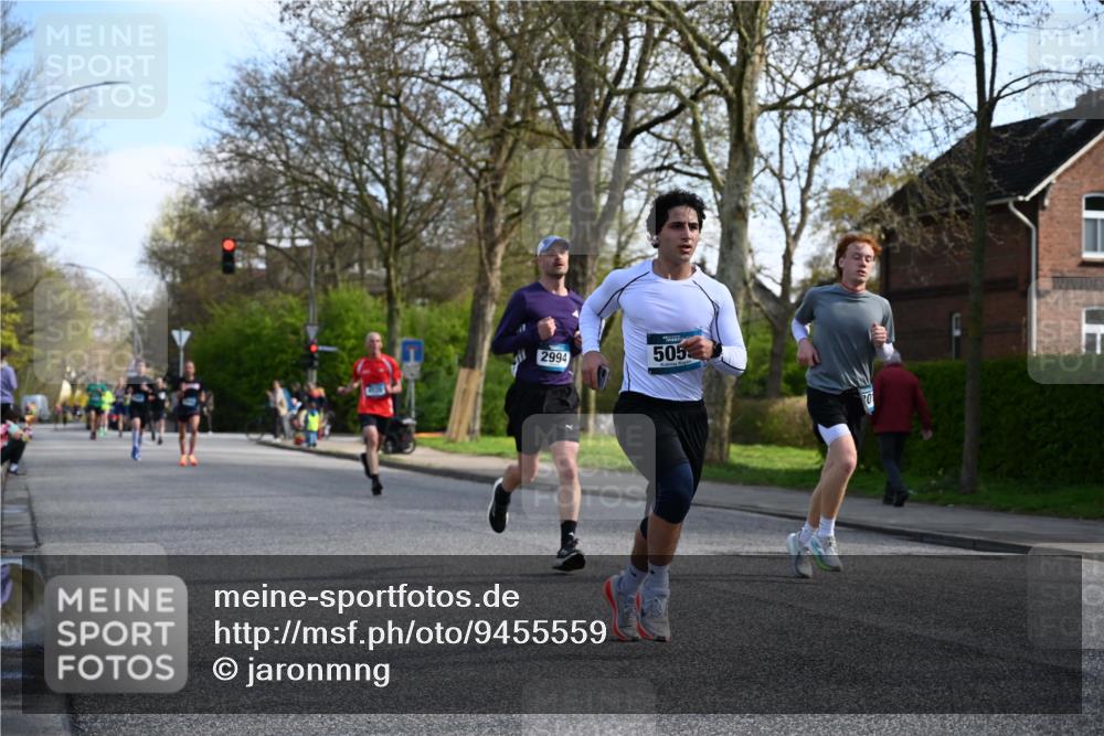 12.04.2026 - 45. Internationalen Wilhelmsburger Insellauf J. Mangold http://msf.ph/oto/9455559 12.04.2026 10:27:09 Ziel 5503, 5055, 5301, 2994, 5685, 4528, 3815, 5440, 5279, 2659, 5645, 5585, 2181, 4580, 2213 meine-sportfotos.de