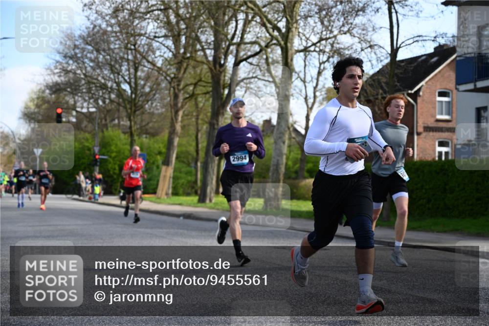 12.04.2026 - 45. Internationalen Wilhelmsburger Insellauf J. Mangold http://msf.ph/oto/9455561 12.04.2026 10:27:09 Ziel 5503, 5055, 5301, 2994, 5685, 4528, 3815, 5440, 5279, 2659, 5645, 5585, 2181, 4580, 2213 meine-sportfotos.de