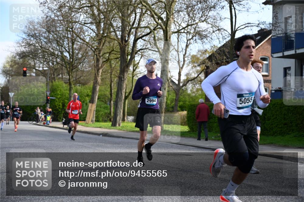 12.04.2026 - 45. Internationalen Wilhelmsburger Insellauf J. Mangold http://msf.ph/oto/9455565 12.04.2026 10:27:09 Ziel 5503, 5055, 5301, 2994, 5685, 4528, 3815, 5440, 5279, 2659, 5645, 5585, 2181, 4580, 2213 meine-sportfotos.de