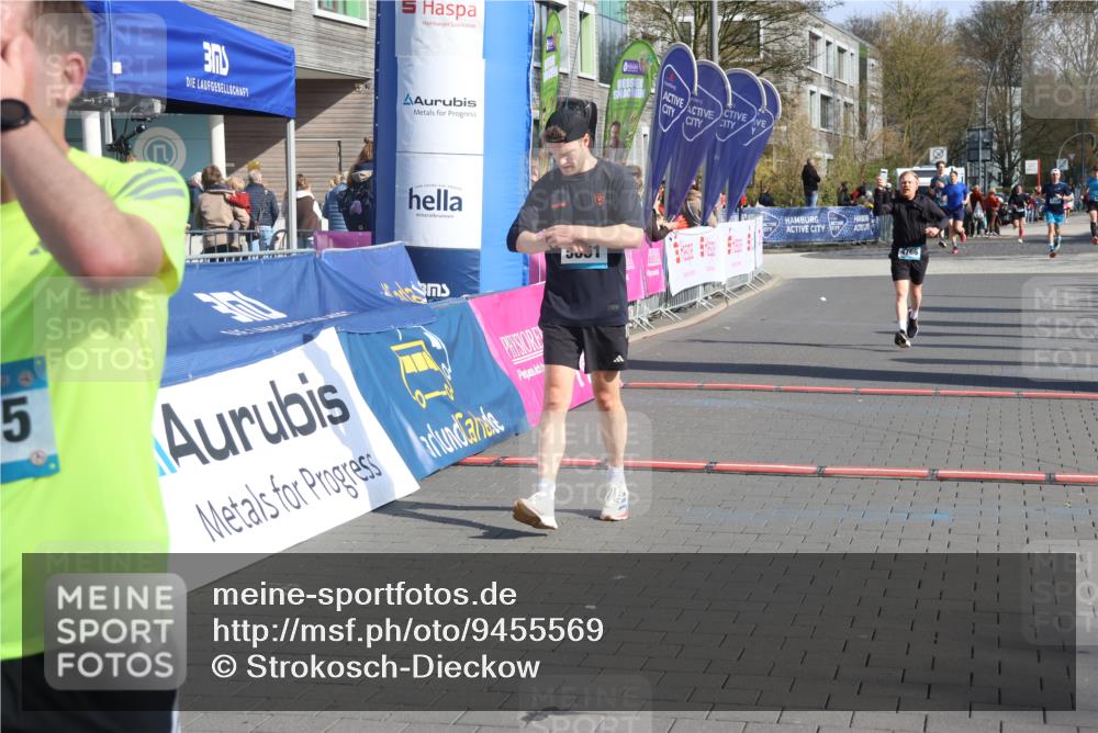 12.04.2026 - 45. Internationalen Wilhelmsburger Insellauf Strokosch-Dieckow http://msf.ph/oto/9455569 12.04.2026 10:31:29 Ziel 2325, 5661, 4766 meine-sportfotos.de