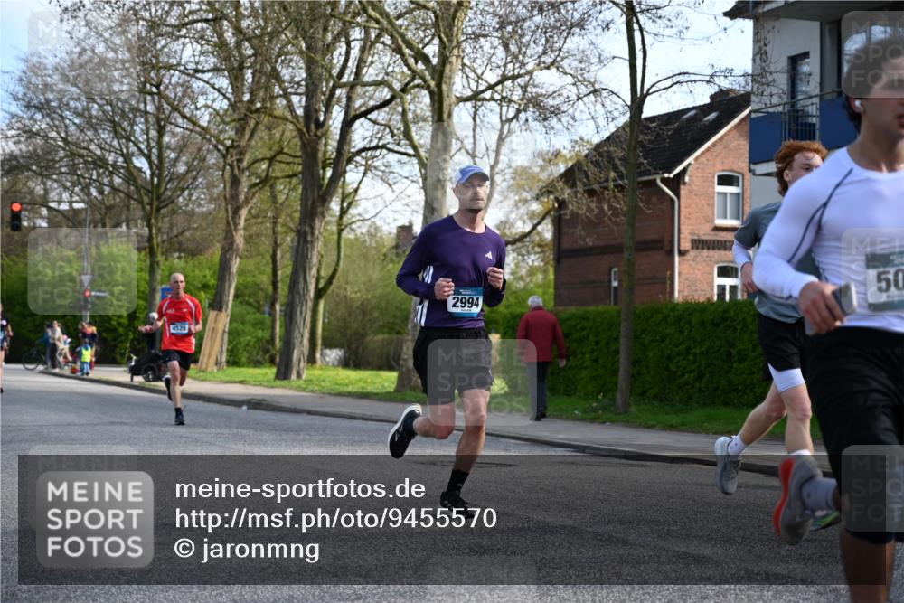 12.04.2026 - 45. Internationalen Wilhelmsburger Insellauf J. Mangold http://msf.ph/oto/9455570 12.04.2026 10:27:10 Ziel 5503, 5055, 5301, 2994, 5685, 4528, 3815, 5440, 5279, 2659, 5645, 5585, 2181, 4580, 2213 meine-sportfotos.de