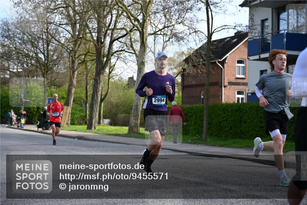 12.04.2026 - 45. Internationalen Wilhelmsburger Insellauf J. Mangold http://msf.ph/oto/9455571 12.04.2026 10:27:10 Ziel 5503, 5055, 5301, 2994, 5685, 4528, 3815, 5440, 5279, 2659, 5645, 5585, 2181, 4580, 2213 meine-sportfotos.de