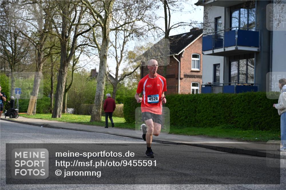 12.04.2026 - 45. Internationalen Wilhelmsburger Insellauf J. Mangold http://msf.ph/oto/9455591 12.04.2026 10:27:13 Ziel 5055, 5301, 2994, 5685, 4528, 3815, 5440, 5279, 2659, 5645, 5585, 2181, 4580, 2213 meine-sportfotos.de