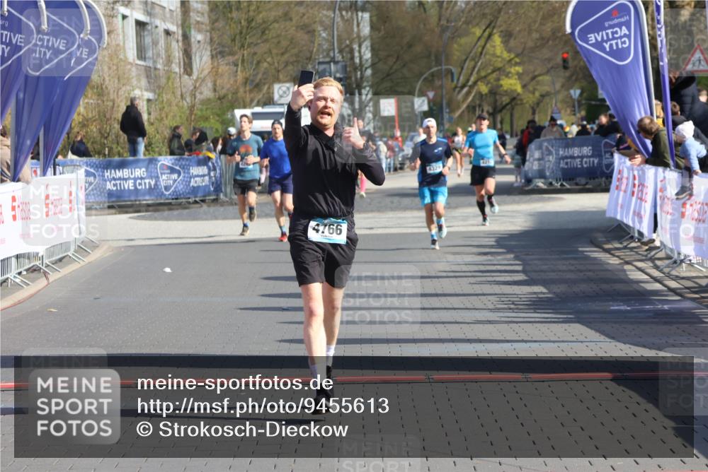 12.04.2026 - 45. Internationalen Wilhelmsburger Insellauf Strokosch-Dieckow http://msf.ph/oto/9455613 12.04.2026 10:31:31 Ziel 5661, 4766 meine-sportfotos.de