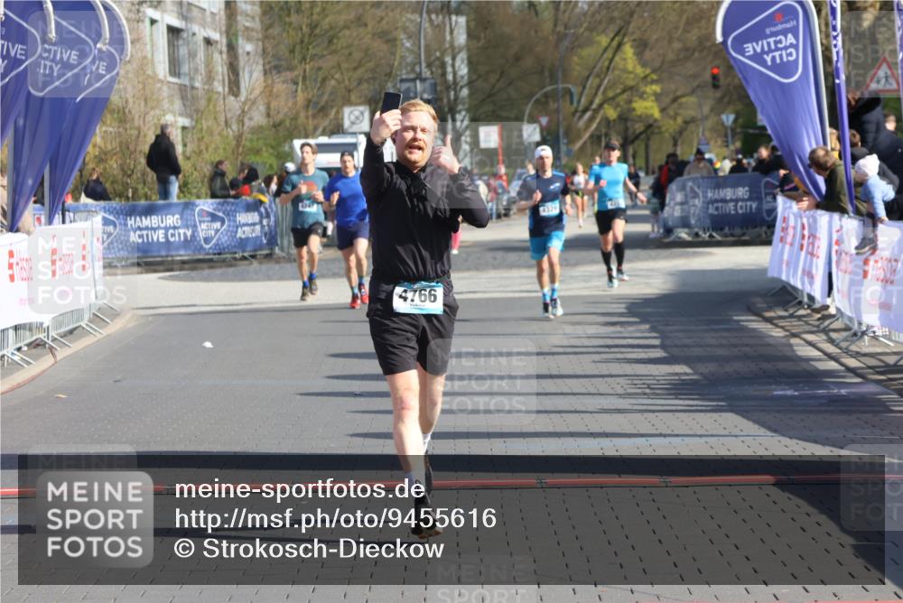 12.04.2026 - 45. Internationalen Wilhelmsburger Insellauf Strokosch-Dieckow http://msf.ph/oto/9455616 12.04.2026 10:31:31 Ziel 5661, 4766 meine-sportfotos.de