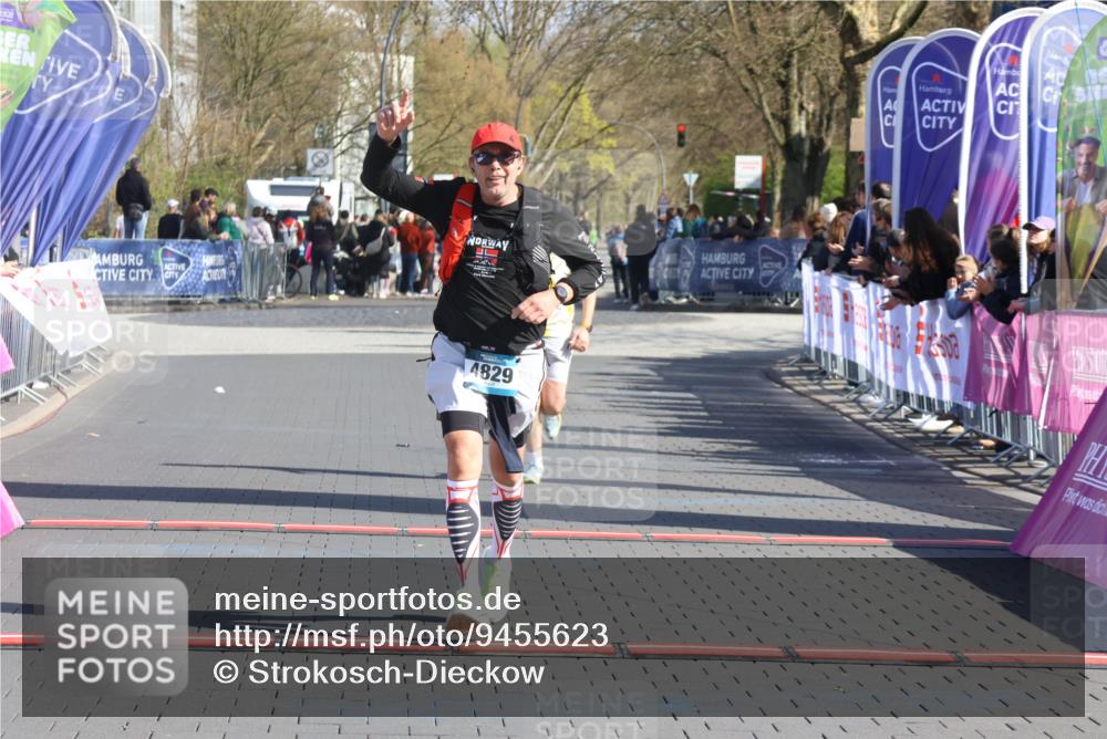 12.04.2026 - 45. Internationalen Wilhelmsburger Insellauf Strokosch-Dieckow http://msf.ph/oto/9455623 12.04.2026 10:44:23 Ziel 2073, 4829, 4062 meine-sportfotos.de
