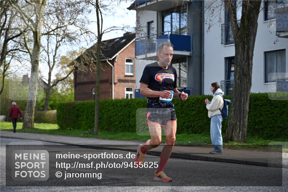 12.04.2026 - 45. Internationalen Wilhelmsburger Insellauf J. Mangold http://msf.ph/oto/9455625 12.04.2026 10:27:17 Ziel 5301, 2994, 5685, 4528, 3815, 5440, 5279, 2659, 5645, 5585, 2181, 4580, 4580, 2213 meine-sportfotos.de