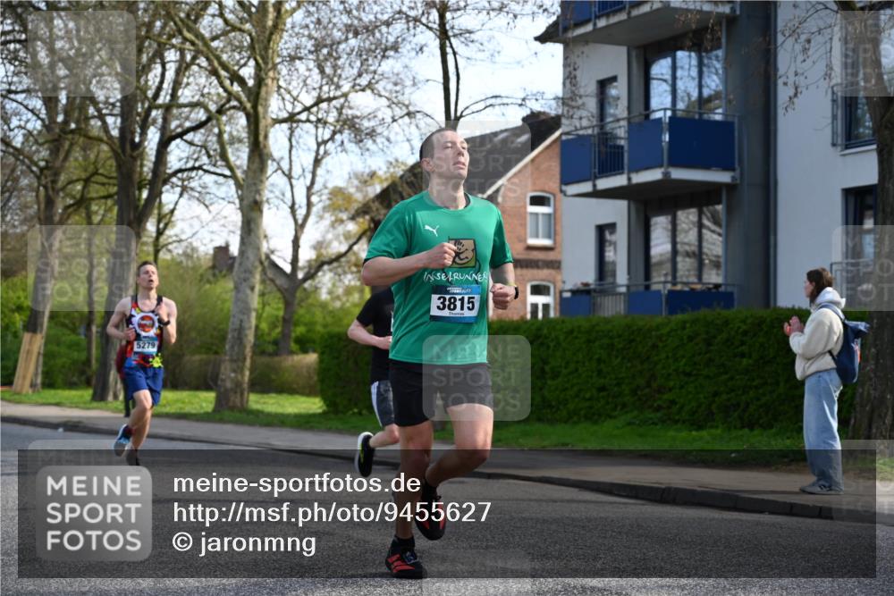 12.04.2026 - 45. Internationalen Wilhelmsburger Insellauf J. Mangold http://msf.ph/oto/9455627 12.04.2026 10:27:21 Ziel 5685, 4528, 3815, 5440, 5279, 2659, 5645, 5585, 2181, 4580, 2213, 4651 meine-sportfotos.de