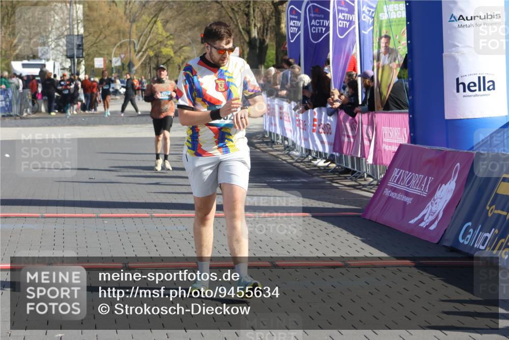 12.04.2026 - 45. Internationalen Wilhelmsburger Insellauf Strokosch-Dieckow http://msf.ph/oto/9455634 12.04.2026 10:44:28 Ziel 4062, 5824, 3356 meine-sportfotos.de