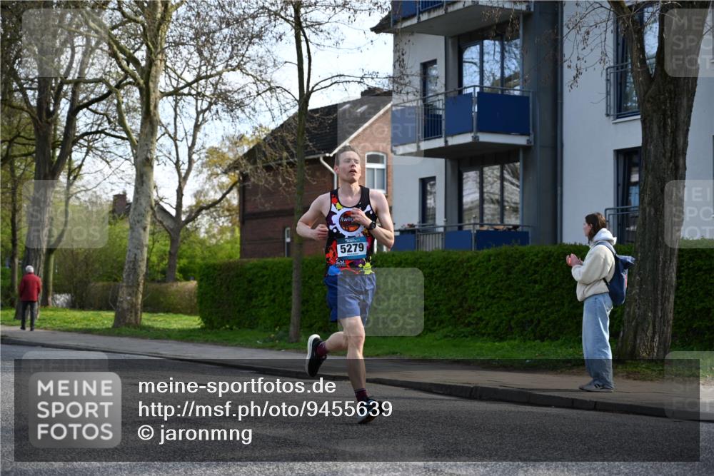 12.04.2026 - 45. Internationalen Wilhelmsburger Insellauf J. Mangold http://msf.ph/oto/9455639 12.04.2026 10:27:23 Ziel 5685, 4528, 3815, 5440, 5279, 2659, 5645, 5585, 2181, 4580, 2213, 4651, 3562 meine-sportfotos.de