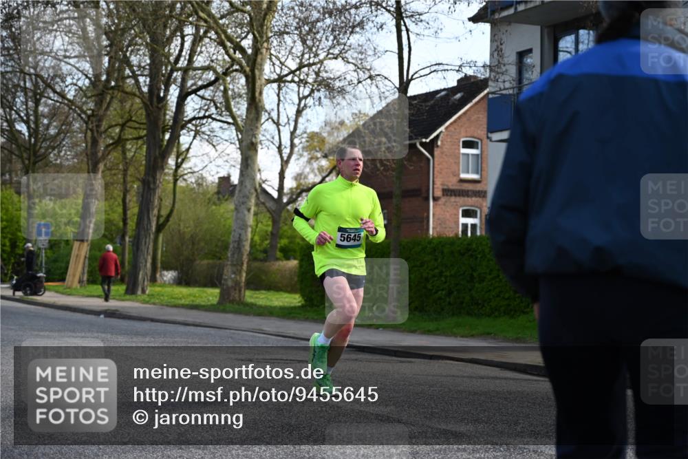 12.04.2026 - 45. Internationalen Wilhelmsburger Insellauf J. Mangold http://msf.ph/oto/9455645 12.04.2026 10:27:26 Ziel 3815, 5440, 5279, 2659, 5645, 5585, 2181, 4580, 2213, 4651, 3562 meine-sportfotos.de
