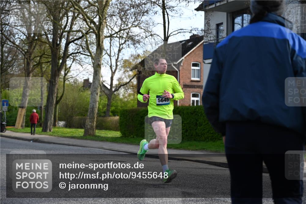 12.04.2026 - 45. Internationalen Wilhelmsburger Insellauf J. Mangold http://msf.ph/oto/9455648 12.04.2026 10:27:26 Ziel 3815, 5440, 5279, 2659, 5645, 5585, 2181, 4580, 2213, 4651, 3562 meine-sportfotos.de