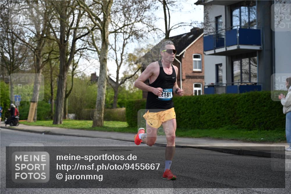 12.04.2026 - 45. Internationalen Wilhelmsburger Insellauf J. Mangold http://msf.ph/oto/9455667 12.04.2026 10:27:37 Ziel 5585, 2181, 4580, 2213, 4651, 3562, 2265, 5473, 4163, 4214, 2022, 4068, 4294, 2851 meine-sportfotos.de