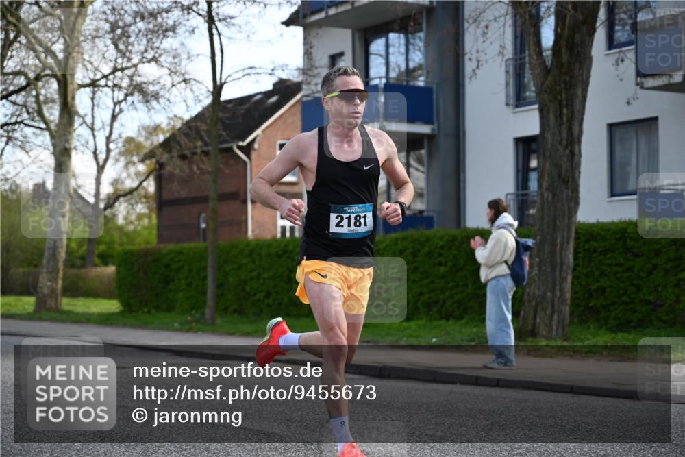 12.04.2026 - 45. Internationalen Wilhelmsburger Insellauf J. Mangold http://msf.ph/oto/9455673 12.04.2026 10:27:38 Ziel 5585, 2181, 4580, 2213, 4651, 3562, 2265, 5473, 4163, 4214, 2022, 4068, 4294, 2851, 5452 meine-sportfotos.de