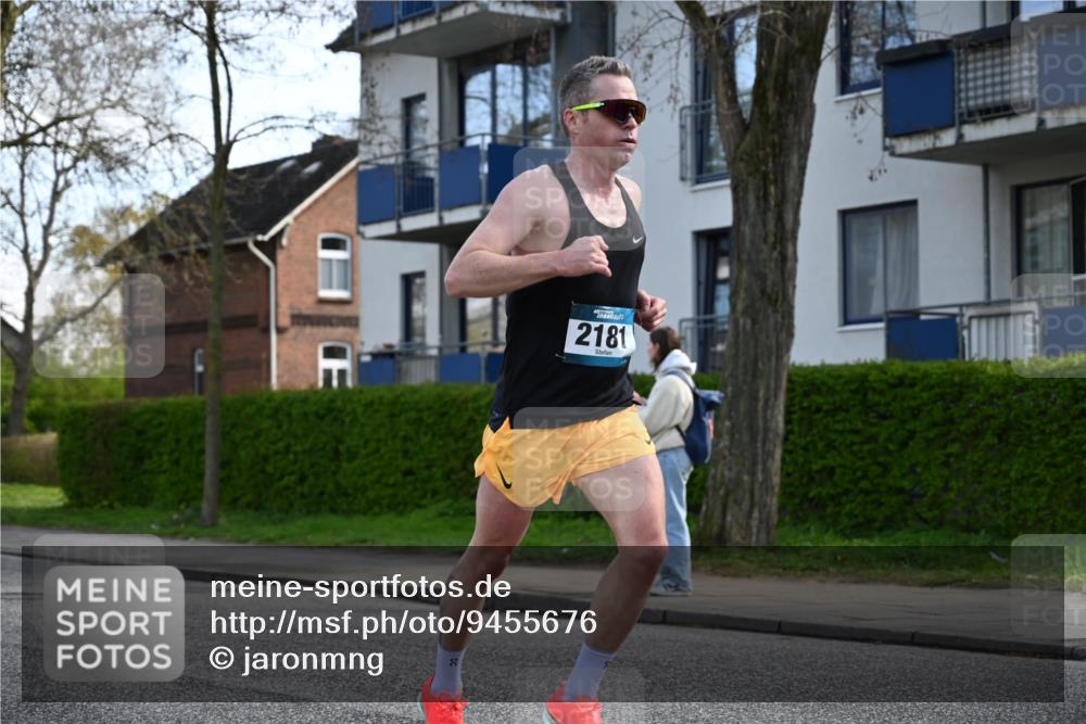 12.04.2026 - 45. Internationalen Wilhelmsburger Insellauf J. Mangold http://msf.ph/oto/9455676 12.04.2026 10:27:38 Ziel 5585, 2181, 4580, 2213, 4651, 3562, 2265, 5473, 4163, 4214, 2022, 4068, 4294, 2851, 5452 meine-sportfotos.de
