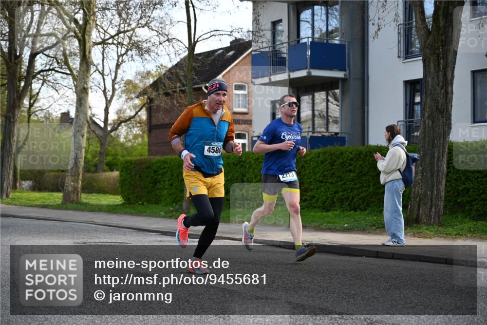 12.04.2026 - 45. Internationalen Wilhelmsburger Insellauf J. Mangold http://msf.ph/oto/9455681 12.04.2026 10:27:45 Ziel 4580, 2213, 4651, 4651, 3562, 2265, 5473, 4163, 4214, 2022, 2022, 4068, 4294, 2851, 5452, 4995, 5833 meine-sportfotos.de
