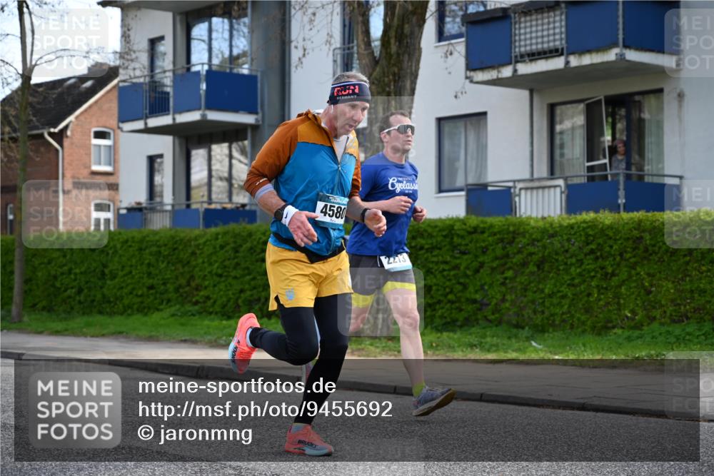 12.04.2026 - 45. Internationalen Wilhelmsburger Insellauf J. Mangold http://msf.ph/oto/9455692 12.04.2026 10:27:45 Ziel 4580, 2213, 4651, 4651, 3562, 2265, 5473, 4163, 4214, 2022, 2022, 4068, 4294, 2851, 5452, 4995, 5833 meine-sportfotos.de