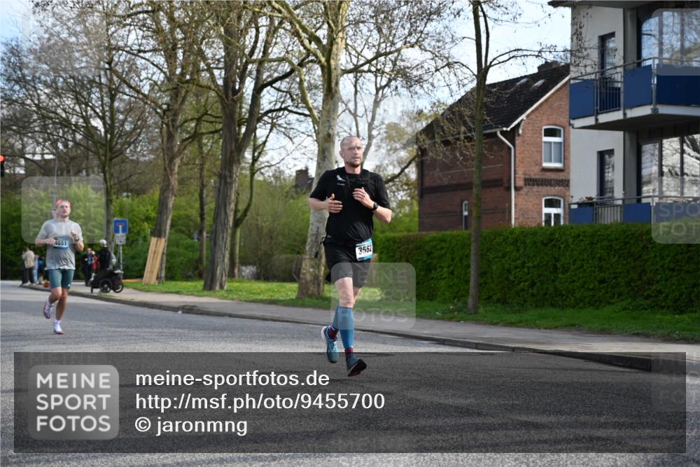 12.04.2026 - 45. Internationalen Wilhelmsburger Insellauf J. Mangold http://msf.ph/oto/9455700 12.04.2026 10:27:57 Ziel 4651, 3562, 2265, 5473, 4163, 4214, 2022, 2022, 4068, 4294, 2851, 5452, 4995, 5833, 3904, 4994, 4831, 3141, 4883 meine-sportfotos.de