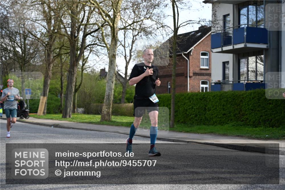 12.04.2026 - 45. Internationalen Wilhelmsburger Insellauf J. Mangold http://msf.ph/oto/9455707 12.04.2026 10:27:57 Ziel 4651, 3562, 2265, 5473, 4163, 4214, 2022, 2022, 4068, 4294, 2851, 5452, 4995, 5833, 3904, 4994, 4831, 3141, 4883 meine-sportfotos.de