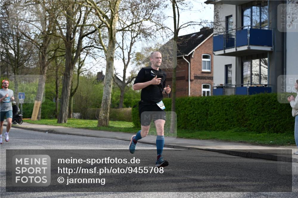 12.04.2026 - 45. Internationalen Wilhelmsburger Insellauf J. Mangold http://msf.ph/oto/9455708 12.04.2026 10:27:57 Ziel 4651, 3562, 2265, 5473, 4163, 4214, 2022, 2022, 4068, 4294, 2851, 5452, 4995, 5833, 3904, 4994, 4831, 3141, 4883 meine-sportfotos.de