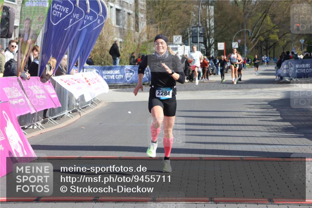 12.04.2026 - 45. Internationalen Wilhelmsburger Insellauf Strokosch-Dieckow http://msf.ph/oto/9455711 12.04.2026 10:31:41 Ziel 4329, 4212, 5526, 2284 meine-sportfotos.de