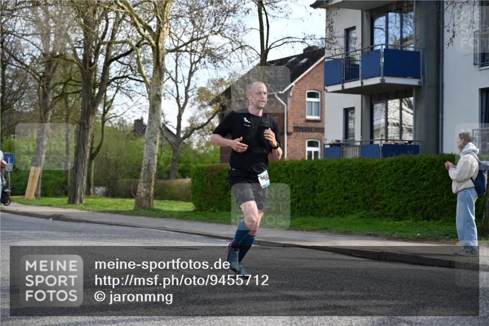 12.04.2026 - 45. Internationalen Wilhelmsburger Insellauf J. Mangold http://msf.ph/oto/9455712 12.04.2026 10:27:57 Ziel 4651, 3562, 2265, 5473, 4163, 4214, 2022, 2022, 4068, 4294, 2851, 5452, 4995, 5833, 3904, 4994, 4831, 3141, 4883 meine-sportfotos.de