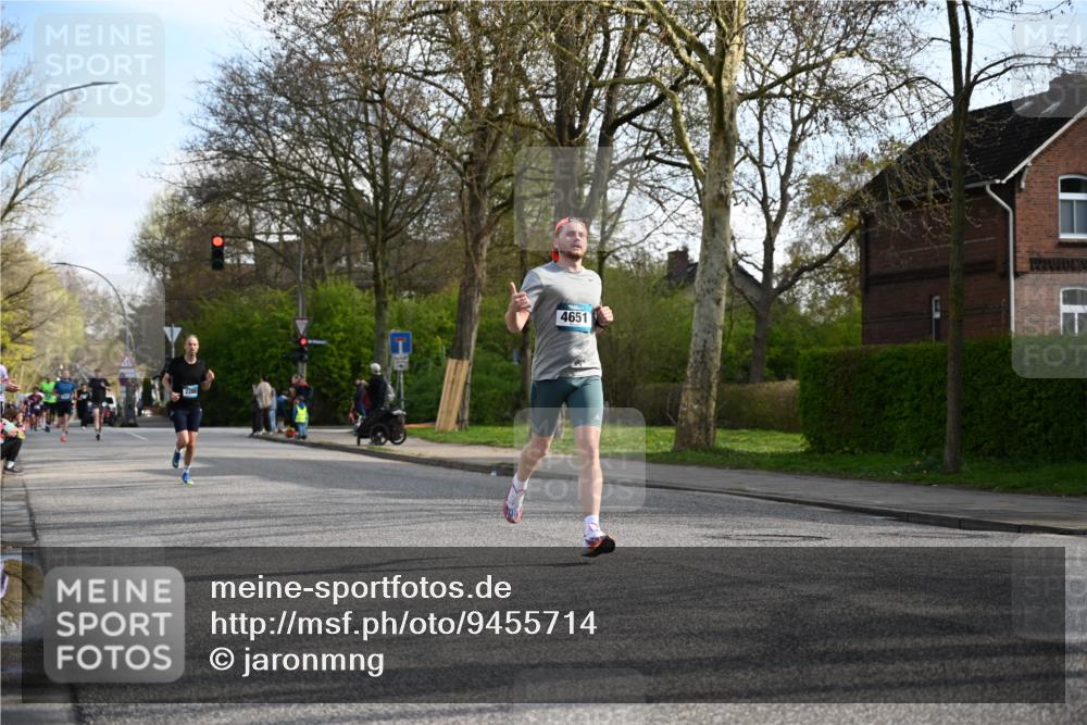 12.04.2026 - 45. Internationalen Wilhelmsburger Insellauf J. Mangold http://msf.ph/oto/9455714 12.04.2026 10:27:58 Ziel 4651, 3562, 2265, 5473, 4163, 4214, 2022, 4068, 4294, 4068, 4294, 2851, 5452, 4995, 5833, 3904, 4994, 4831, 3141, 4883, 2979, 3585 meine-sportfotos.de