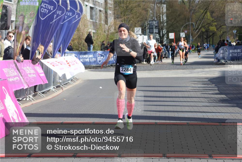 12.04.2026 - 45. Internationalen Wilhelmsburger Insellauf Strokosch-Dieckow http://msf.ph/oto/9455716 12.04.2026 10:31:42 Ziel 5526, 2284 meine-sportfotos.de
