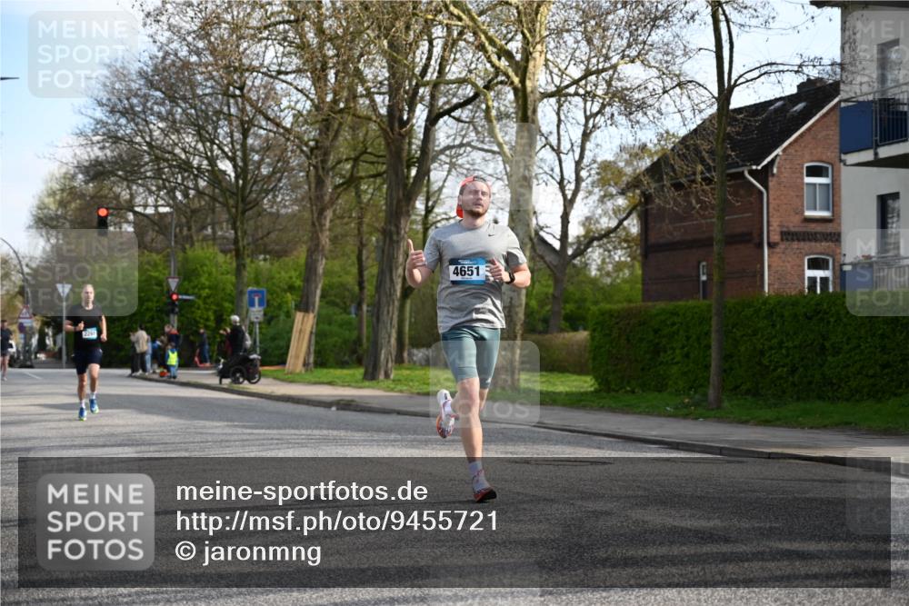 12.04.2026 - 45. Internationalen Wilhelmsburger Insellauf J. Mangold http://msf.ph/oto/9455721 12.04.2026 10:27:59 Ziel 4651, 3562, 2265, 5473, 4163, 4214, 2022, 4068, 4294, 2851, 5452, 4995, 5833, 3904, 4994, 4831, 3141, 4883, 2979, 3585 meine-sportfotos.de
