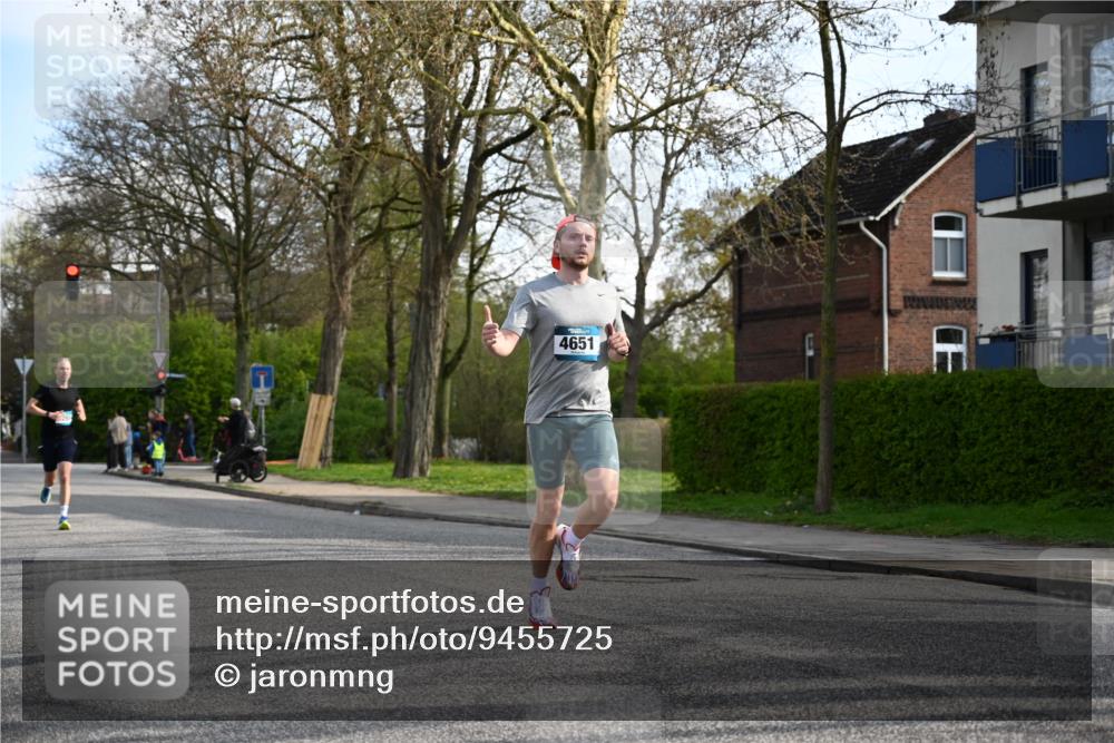 12.04.2026 - 45. Internationalen Wilhelmsburger Insellauf J. Mangold http://msf.ph/oto/9455725 12.04.2026 10:27:59 Ziel 4651, 3562, 2265, 5473, 4163, 4214, 2022, 4068, 4294, 2851, 5452, 4995, 5833, 3904, 4994, 4831, 3141, 4883, 2979, 3585 meine-sportfotos.de