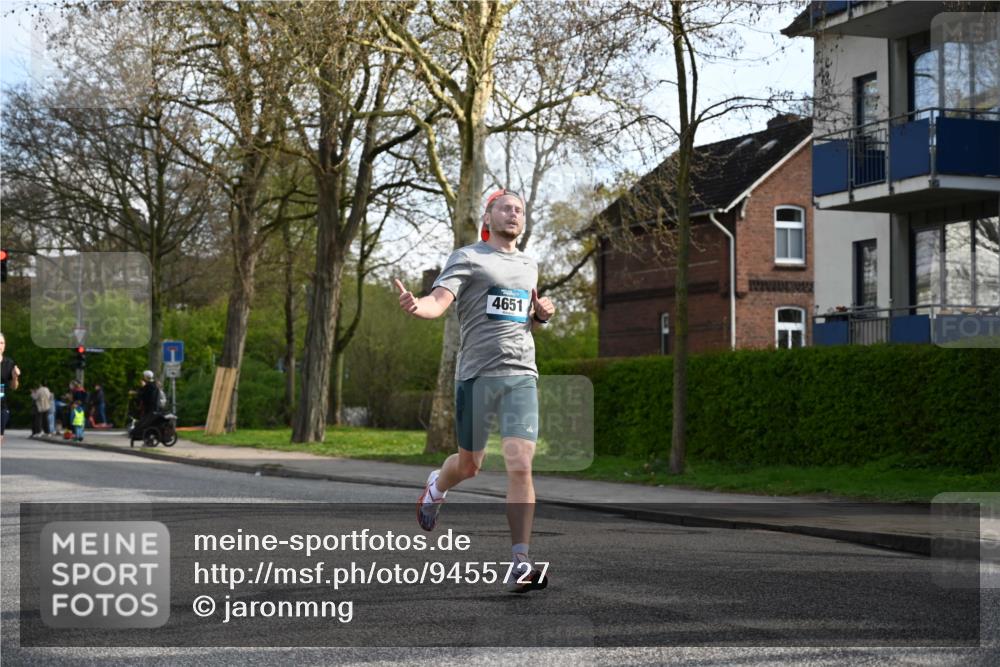 12.04.2026 - 45. Internationalen Wilhelmsburger Insellauf J. Mangold http://msf.ph/oto/9455727 12.04.2026 10:27:59 Ziel 4651, 3562, 2265, 5473, 4163, 4214, 2022, 4068, 4294, 2851, 5452, 4995, 5833, 3904, 4994, 4831, 3141, 4883, 2979, 3585 meine-sportfotos.de