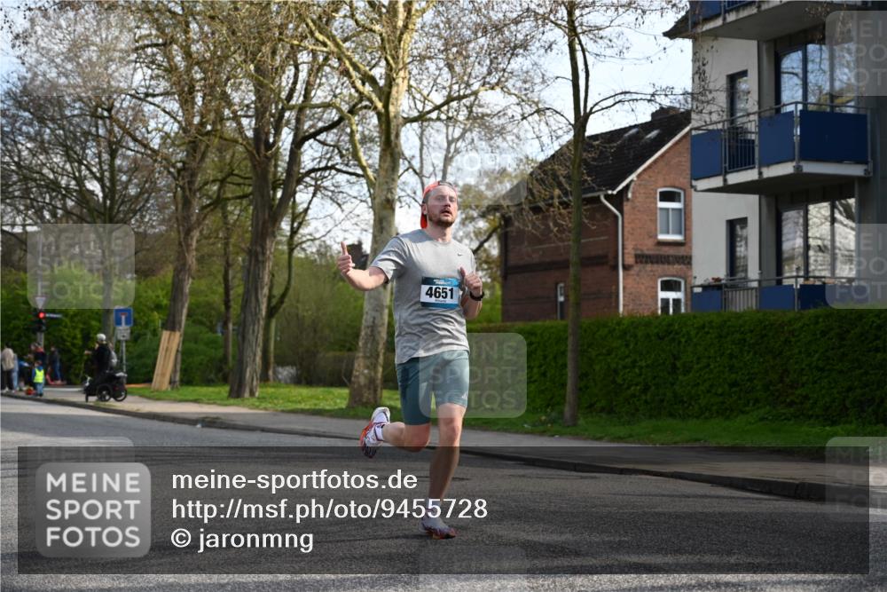 12.04.2026 - 45. Internationalen Wilhelmsburger Insellauf J. Mangold http://msf.ph/oto/9455728 12.04.2026 10:27:59 Ziel 4651, 3562, 2265, 5473, 4163, 4214, 2022, 4068, 4294, 2851, 5452, 4995, 5833, 3904, 4994, 4831, 3141, 4883, 2979, 3585 meine-sportfotos.de