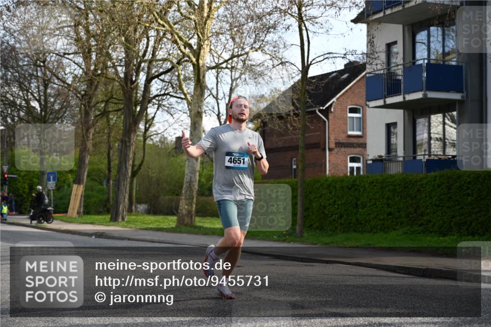 12.04.2026 - 45. Internationalen Wilhelmsburger Insellauf J. Mangold http://msf.ph/oto/9455731 12.04.2026 10:27:59 Ziel 4651, 3562, 2265, 5473, 4163, 4214, 2022, 4068, 4294, 2851, 5452, 4995, 5833, 3904, 4994, 4831, 3141, 4883, 2979, 3585 meine-sportfotos.de
