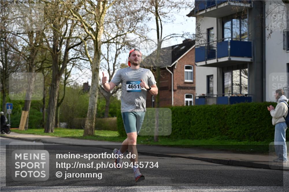 12.04.2026 - 45. Internationalen Wilhelmsburger Insellauf J. Mangold http://msf.ph/oto/9455734 12.04.2026 10:28:00 Ziel 4651, 3562, 2265, 5473, 4163, 4214, 2022, 4068, 4294, 2851, 5452, 4995, 5833, 3904, 4994, 4831, 3141, 4883, 2979, 3585 meine-sportfotos.de