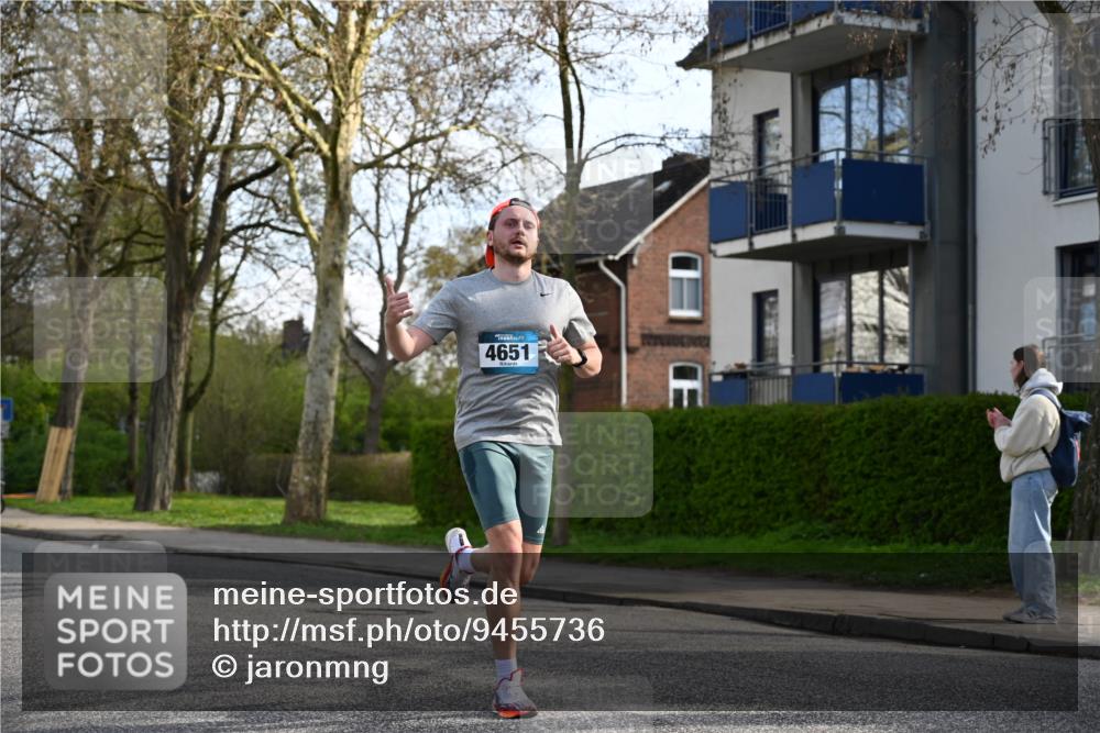 12.04.2026 - 45. Internationalen Wilhelmsburger Insellauf J. Mangold http://msf.ph/oto/9455736 12.04.2026 10:28:00 Ziel 4651, 3562, 2265, 5473, 4163, 4214, 2022, 4068, 4294, 2851, 5452, 4995, 5833, 3904, 4994, 4831, 3141, 4883, 2979, 3585 meine-sportfotos.de