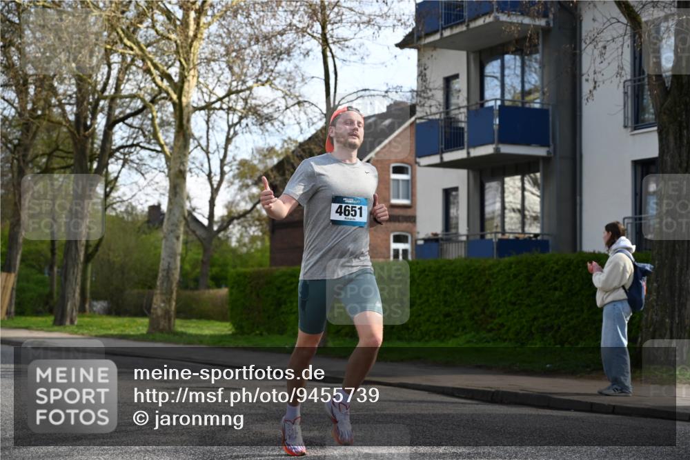 12.04.2026 - 45. Internationalen Wilhelmsburger Insellauf J. Mangold http://msf.ph/oto/9455739 12.04.2026 10:28:00 Ziel 4651, 3562, 2265, 5473, 4163, 4214, 2022, 4068, 4294, 2851, 5452, 4995, 5833, 3904, 4994, 4831, 3141, 4883, 2979, 3585 meine-sportfotos.de
