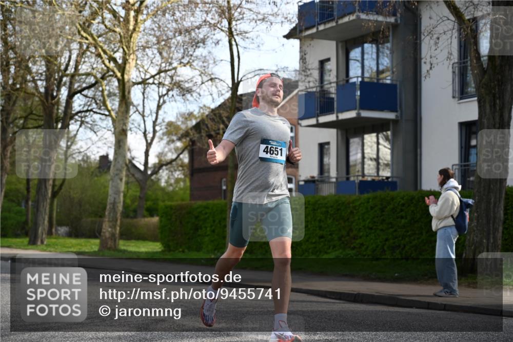 12.04.2026 - 45. Internationalen Wilhelmsburger Insellauf J. Mangold http://msf.ph/oto/9455741 12.04.2026 10:28:00 Ziel 4651, 3562, 2265, 5473, 4163, 4214, 2022, 4068, 4294, 2851, 5452, 4995, 5833, 3904, 4994, 4831, 3141, 4883, 2979, 3585 meine-sportfotos.de