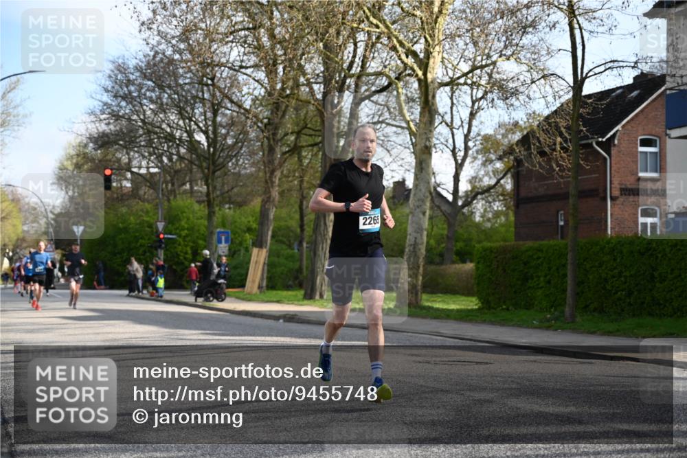 12.04.2026 - 45. Internationalen Wilhelmsburger Insellauf J. Mangold http://msf.ph/oto/9455748 12.04.2026 10:28:03 Ziel 4651, 3562, 2265, 5473, 4163, 4214, 2022, 4068, 4294, 2851, 5452, 4995, 5833, 3904, 4994, 4831, 3141, 4883, 2979, 3585, 4154, 3473 meine-sportfotos.de