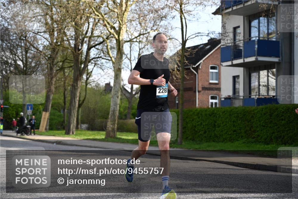 12.04.2026 - 45. Internationalen Wilhelmsburger Insellauf J. Mangold http://msf.ph/oto/9455757 12.04.2026 10:28:04 Ziel 4651, 3562, 2265, 5473, 4163, 4214, 2022, 4068, 4294, 2851, 5452, 4995, 5833, 3904, 4994, 4831, 4831, 3141, 4883, 2979, 3585, 4154, 3473 meine-sportfotos.de