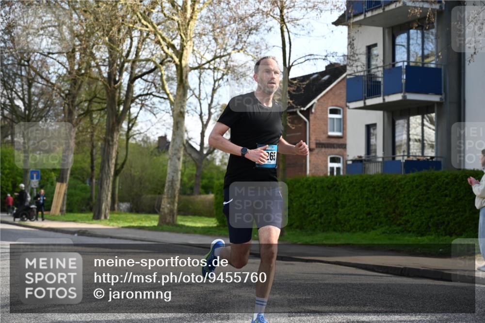 12.04.2026 - 45. Internationalen Wilhelmsburger Insellauf J. Mangold http://msf.ph/oto/9455760 12.04.2026 10:28:04 Ziel 4651, 3562, 2265, 5473, 4163, 4214, 2022, 4068, 4294, 2851, 5452, 4995, 5833, 3904, 4994, 4831, 4831, 3141, 4883, 2979, 3585, 4154, 3473 meine-sportfotos.de