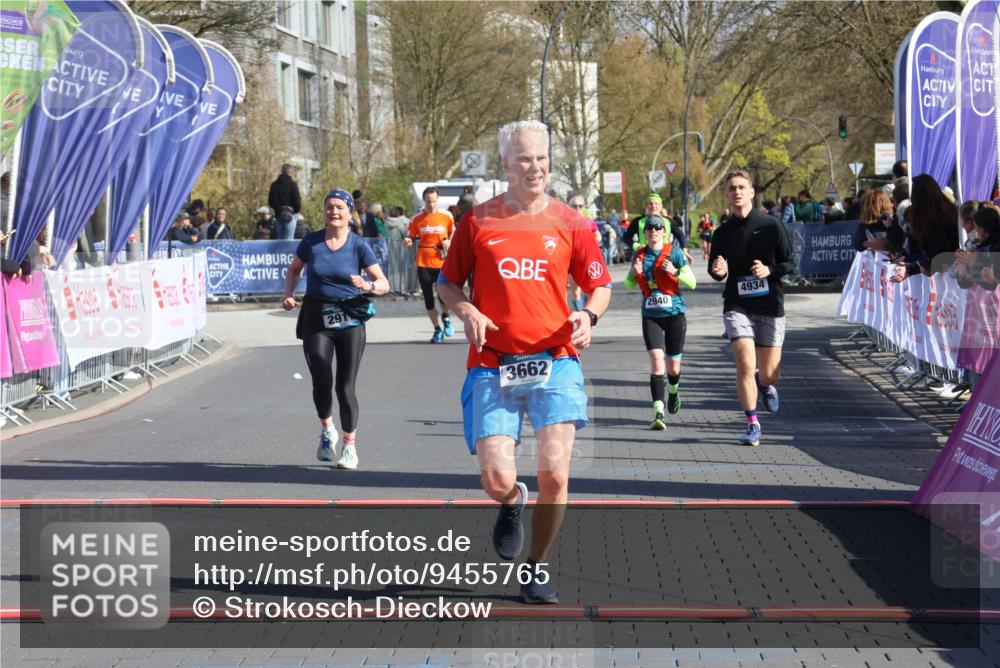 12.04.2026 - 45. Internationalen Wilhelmsburger Insellauf Strokosch-Dieckow http://msf.ph/oto/9455765 12.04.2026 10:44:51 Ziel 3662, 2911, 4934, 2940 meine-sportfotos.de