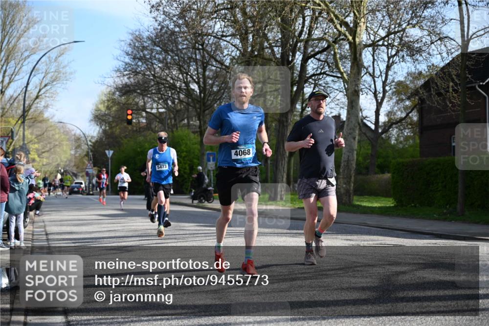 12.04.2026 - 45. Internationalen Wilhelmsburger Insellauf J. Mangold http://msf.ph/oto/9455773 12.04.2026 10:28:11 Ziel 3562, 2265, 5473, 4163, 4214, 2022, 4068, 4294, 2851, 5452, 4995, 5833, 3904, 4994, 4831, 3141, 4883, 2979, 3585, 4154, 3473, 4075, 4144 meine-sportfotos.de