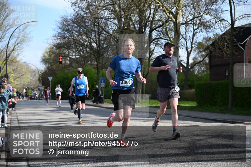 12.04.2026 - 45. Internationalen Wilhelmsburger Insellauf J. Mangold http://msf.ph/oto/9455775 12.04.2026 10:28:11 Ziel 3562, 2265, 5473, 4163, 4214, 2022, 4068, 4294, 2851, 5452, 4995, 5833, 3904, 4994, 4831, 3141, 4883, 2979, 3585, 4154, 3473, 4075, 4144 meine-sportfotos.de