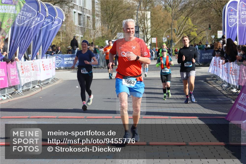 12.04.2026 - 45. Internationalen Wilhelmsburger Insellauf Strokosch-Dieckow http://msf.ph/oto/9455776 12.04.2026 10:44:51 Ziel 3662, 2911, 4934, 2940 meine-sportfotos.de