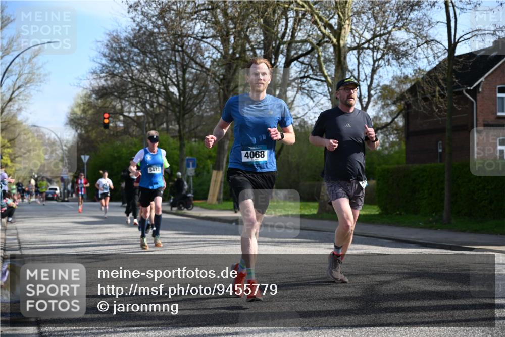 12.04.2026 - 45. Internationalen Wilhelmsburger Insellauf J. Mangold http://msf.ph/oto/9455779 12.04.2026 10:28:11 Ziel 3562, 2265, 5473, 4163, 4214, 2022, 4068, 4294, 2851, 5452, 4995, 5833, 3904, 4994, 4831, 3141, 4883, 2979, 3585, 4154, 3473, 4075, 4144 meine-sportfotos.de